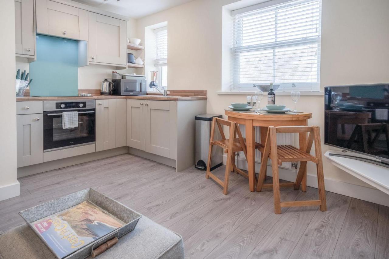 Myrtle - 1 Bedroom Apartment - Saundersfoot Bagian luar foto